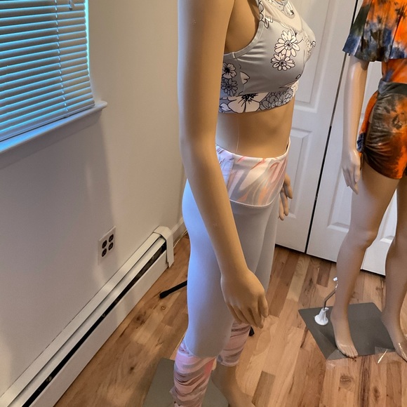 Yoga Pants - Picture 5 of 6